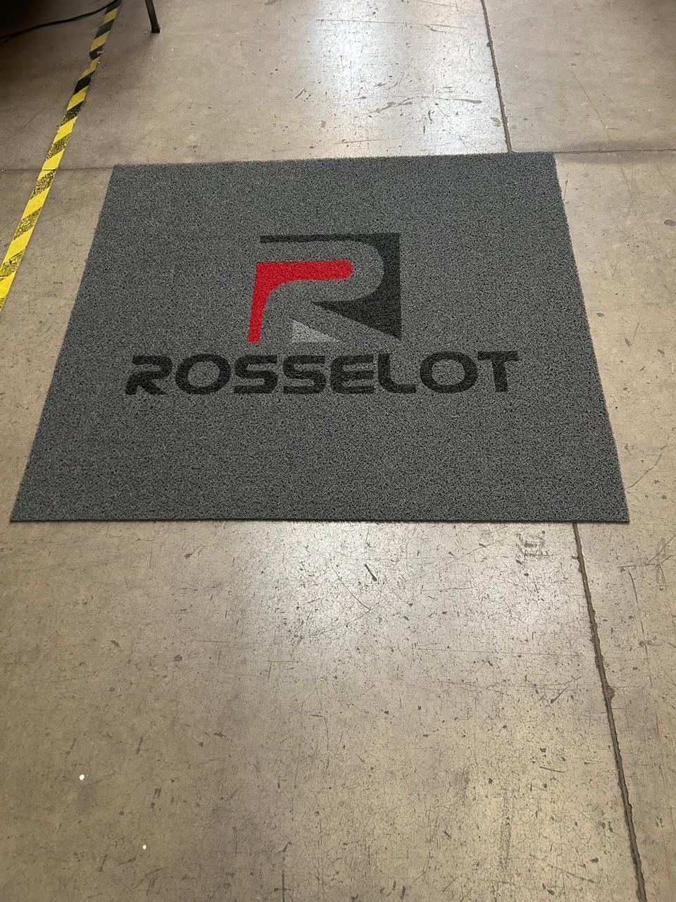 Limpiapiés con logo Rosselot para concesionario automotriz Chile
